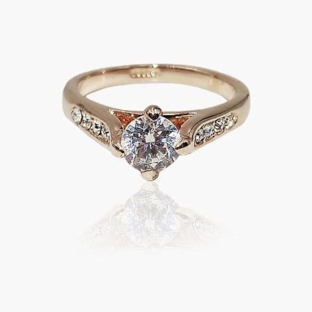 Ladies Classic Gold Ring - Picture 3 of 5